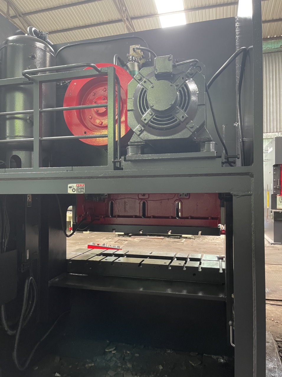 AMADA 150 TON 2 VEN
