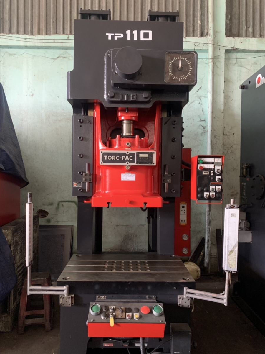AMADA 110 TON 