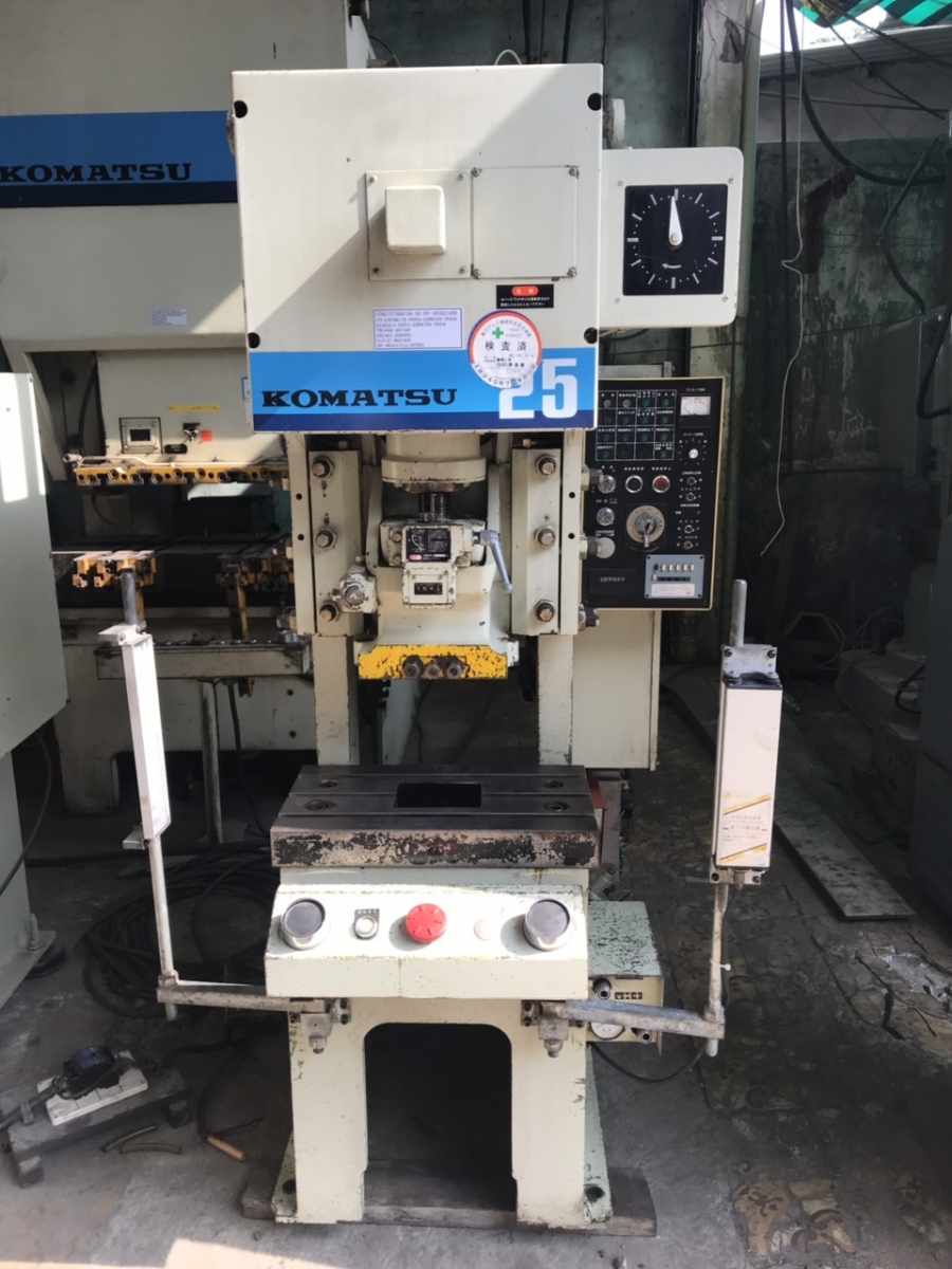 KOMATSU 25 TON